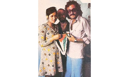 CEM KARACA'DAN FİLİSTİN HALKINA ŞARKI...